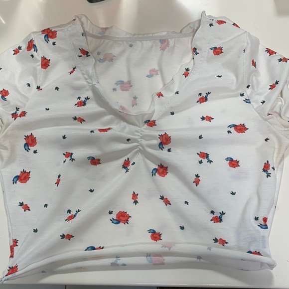 SHEIN crop top - Picture 1 of 4